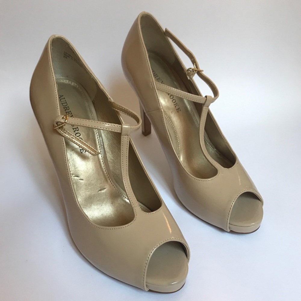 Audrey Brooke Nude 8.5 heels